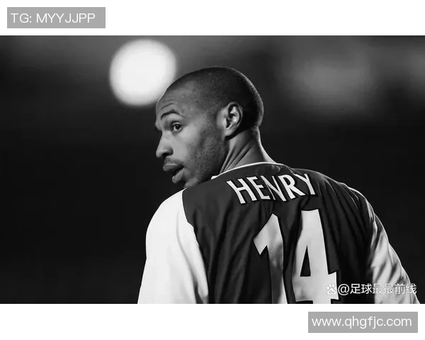 足球黑鞋传奇：哪些足球巨星曾选择穿黑色球鞋展现个人风采